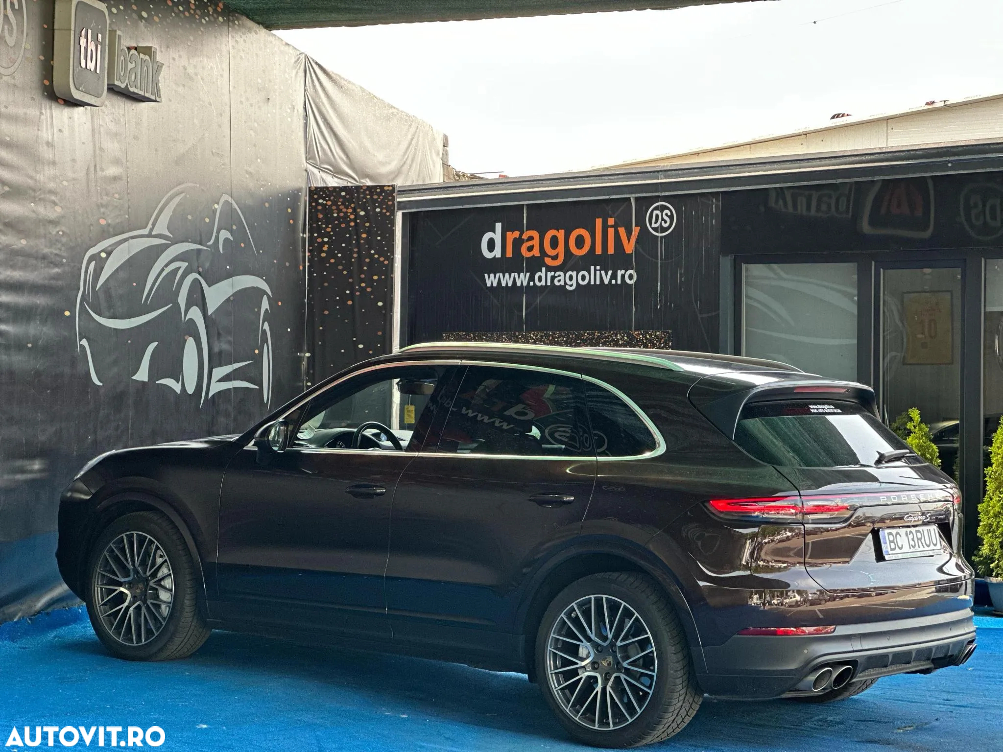 Porsche Cayenne S - 4