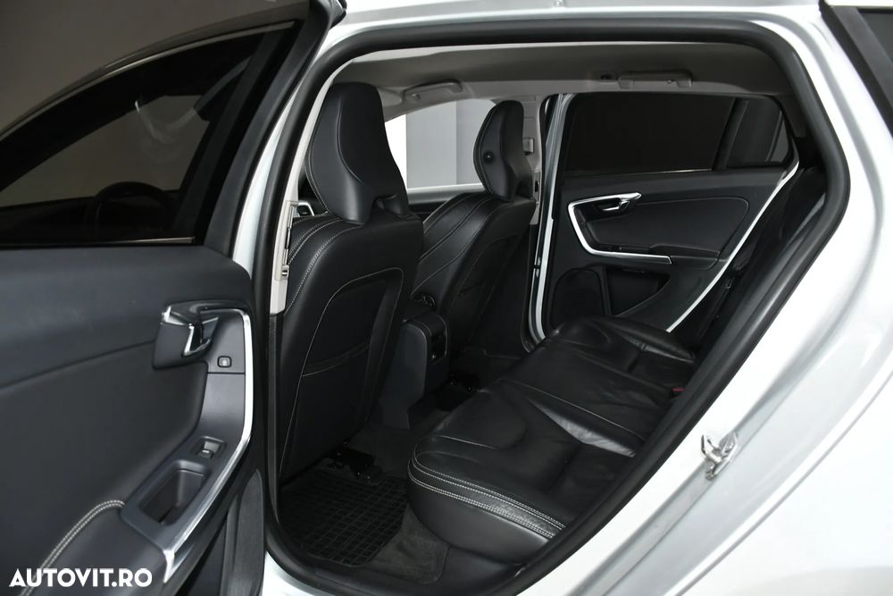 Volvo V60 D2 Start-Stop Momentum - 14