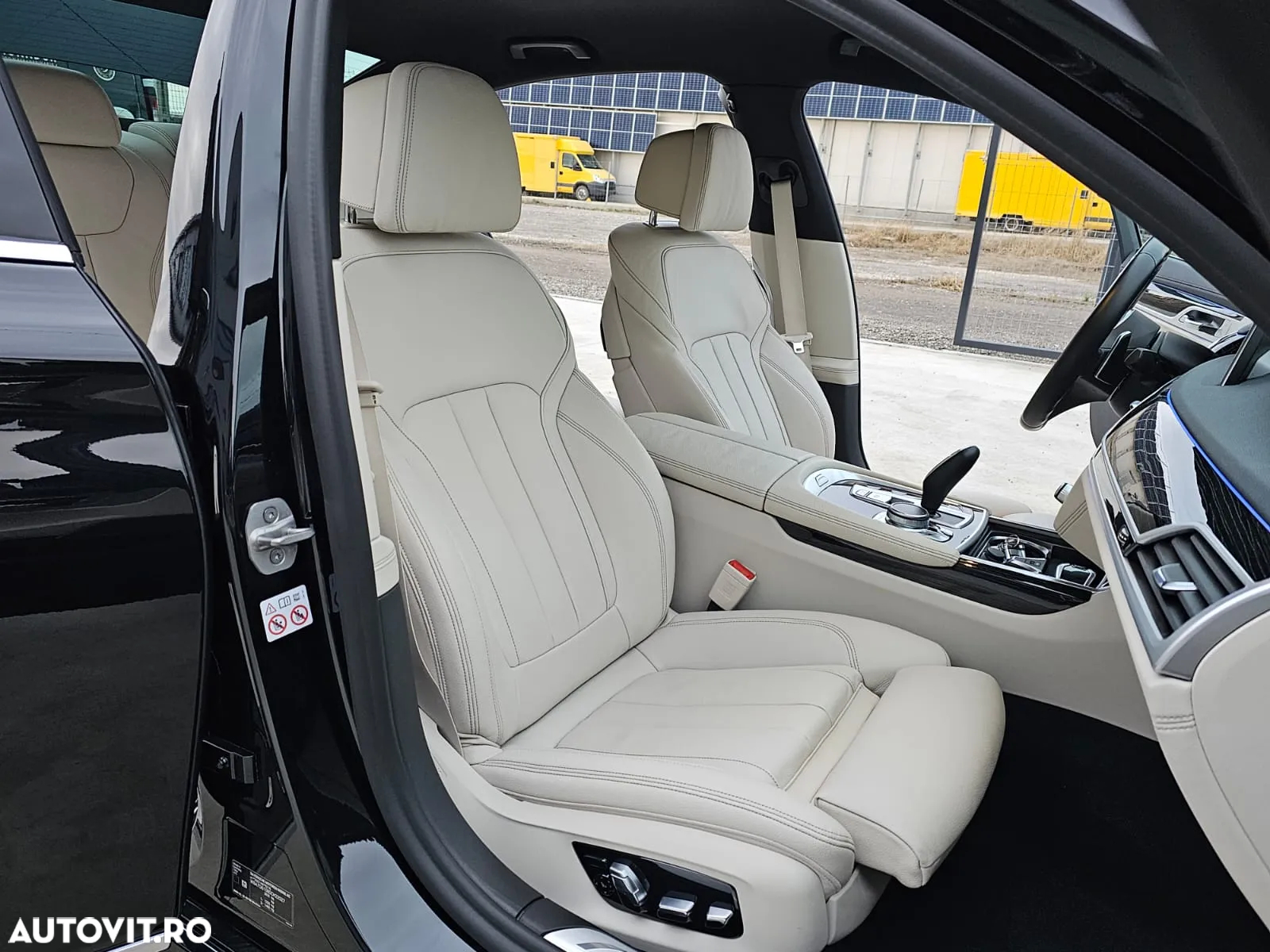 BMW Seria 7 745e - 14
