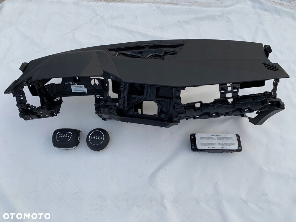 audi a1 82a deska kokpit konsola poduszki pasy - 3