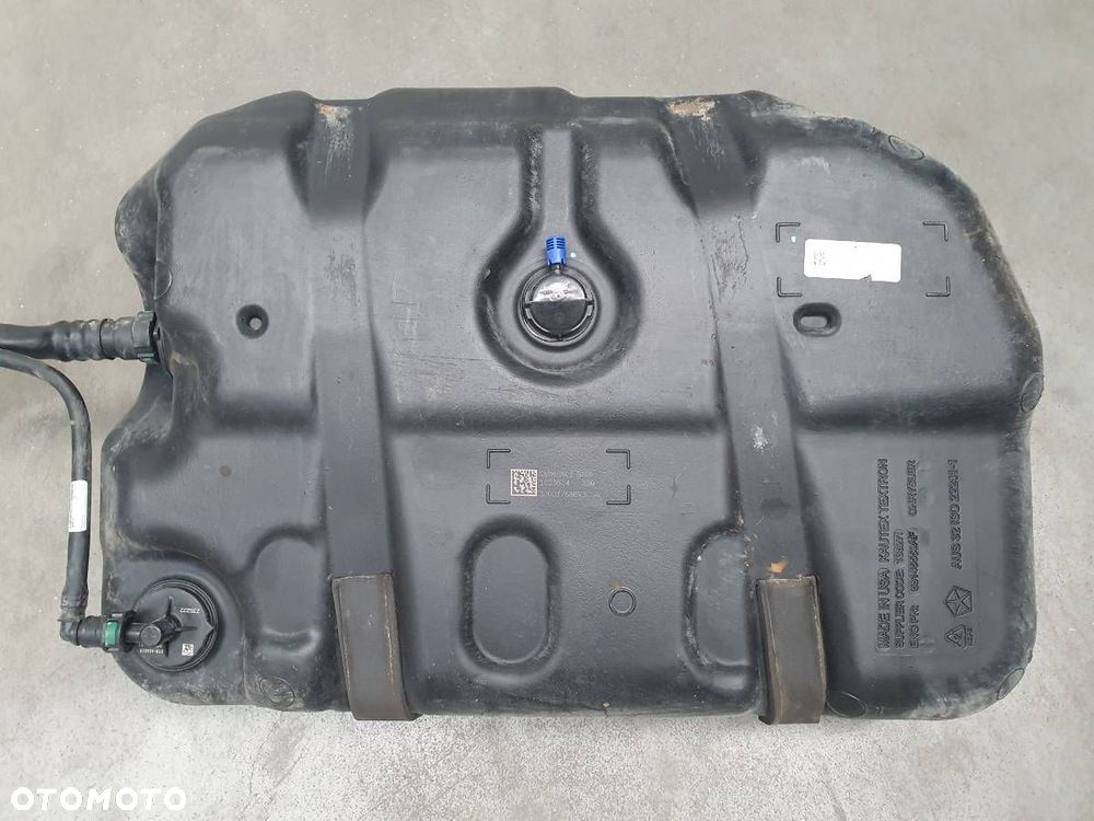 ZBIORNIK ADBLUE RURA WLEW POMPA JEEP GRAND CHEROKEE IV WK2 68231288AE - 2