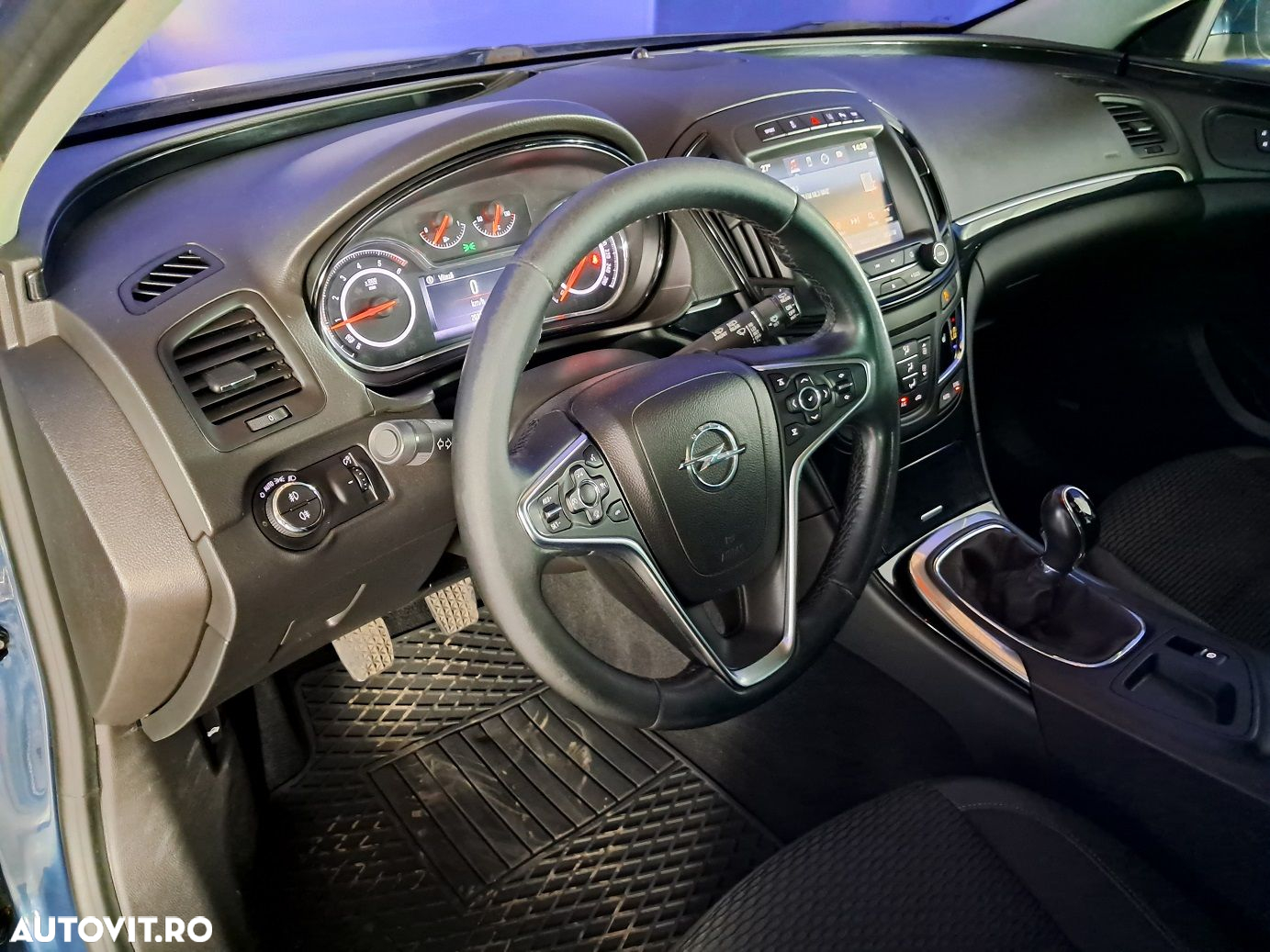Opel Insignia - 10
