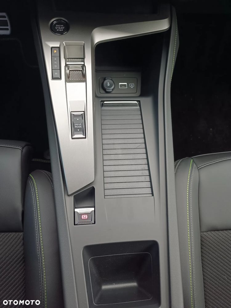 Peugeot 408 1.2 PureTech mHEV GT S&S e-DCS6 - 28