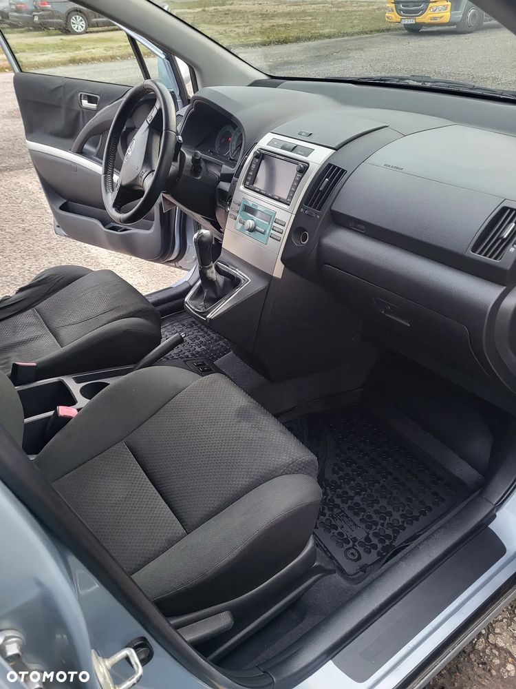 Toyota Corolla Verso 2.0 D-4D - 6