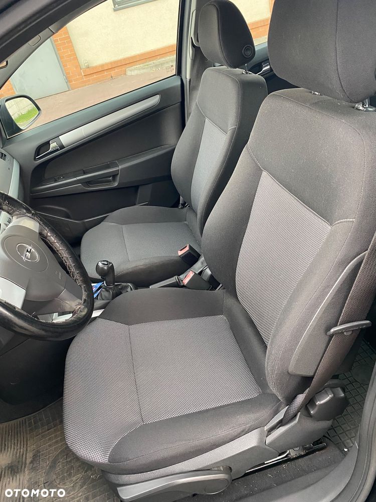 Opel Astra 1.9 CDTI Enjoy - 9
