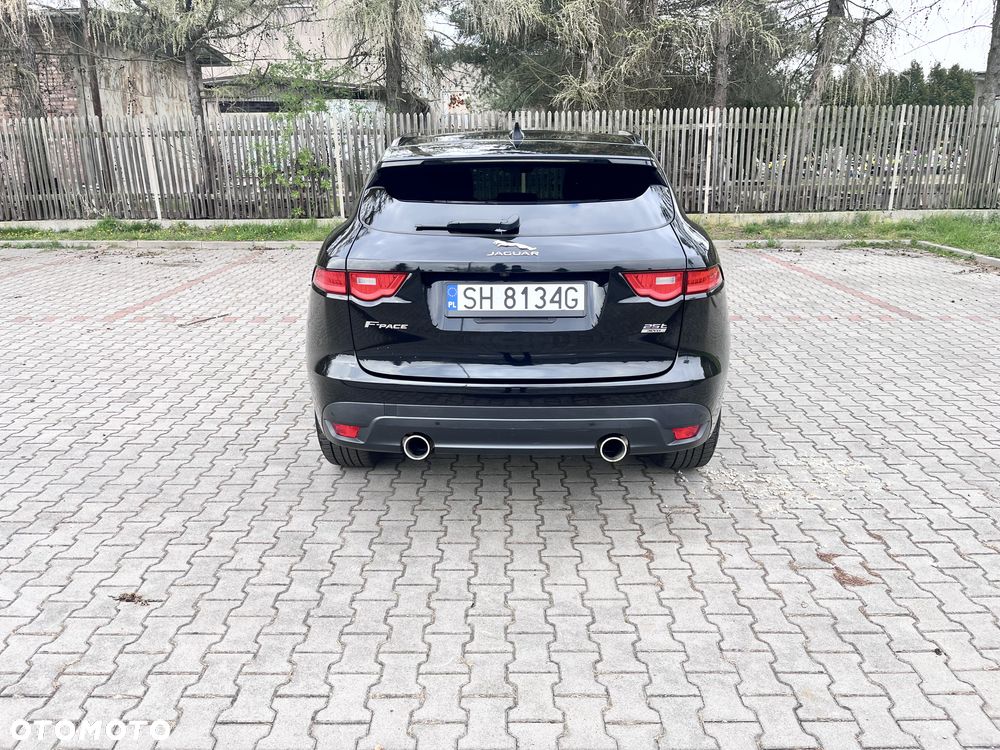 Jaguar F-Pace 25t AWD Portfolio - 6