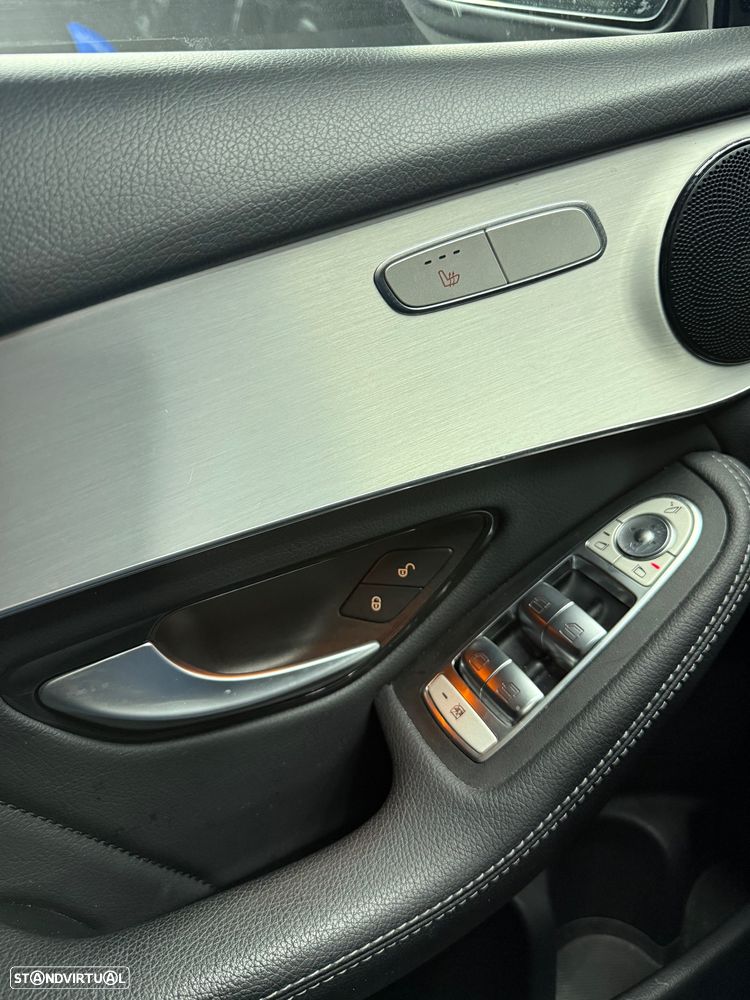 Mercedes-Benz GLC 300 de Coupe 4Matic 9G-TRONIC AMG Line Plus - 39