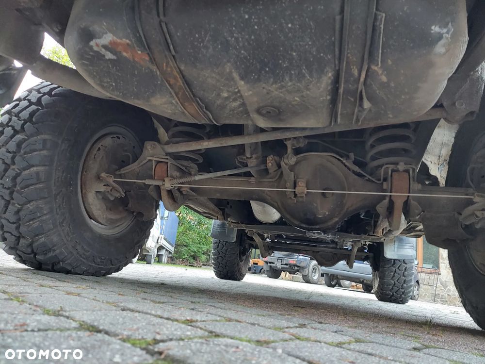 Toyota Land Cruiser KJ70 - 12