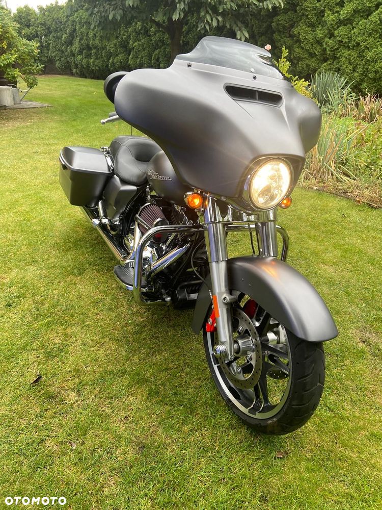 Harley-Davidson Touring Street Glide - 1