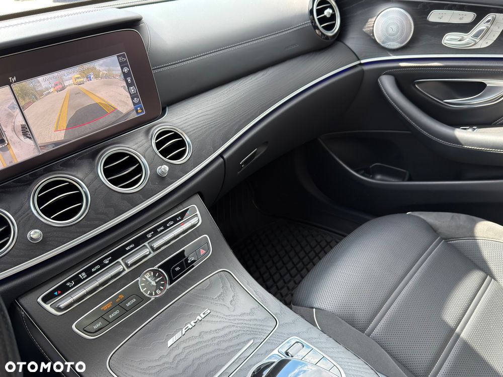 Mercedes-Benz Klasa E AMG 63 S 4-Matic+ - 38