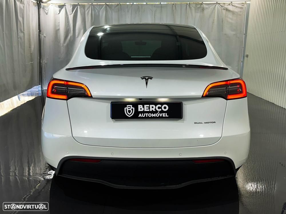 Tesla Model Y Long Range Dual Motor AWD - 6