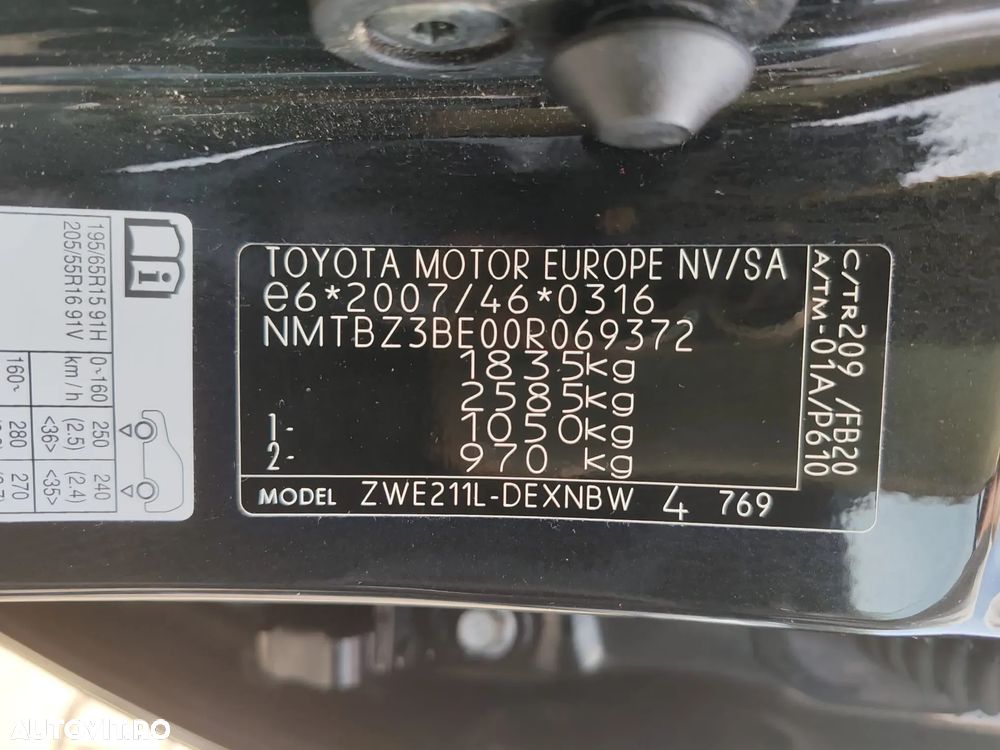 Toyota Corolla Sedan 1.8 HSD Dynamic - 15