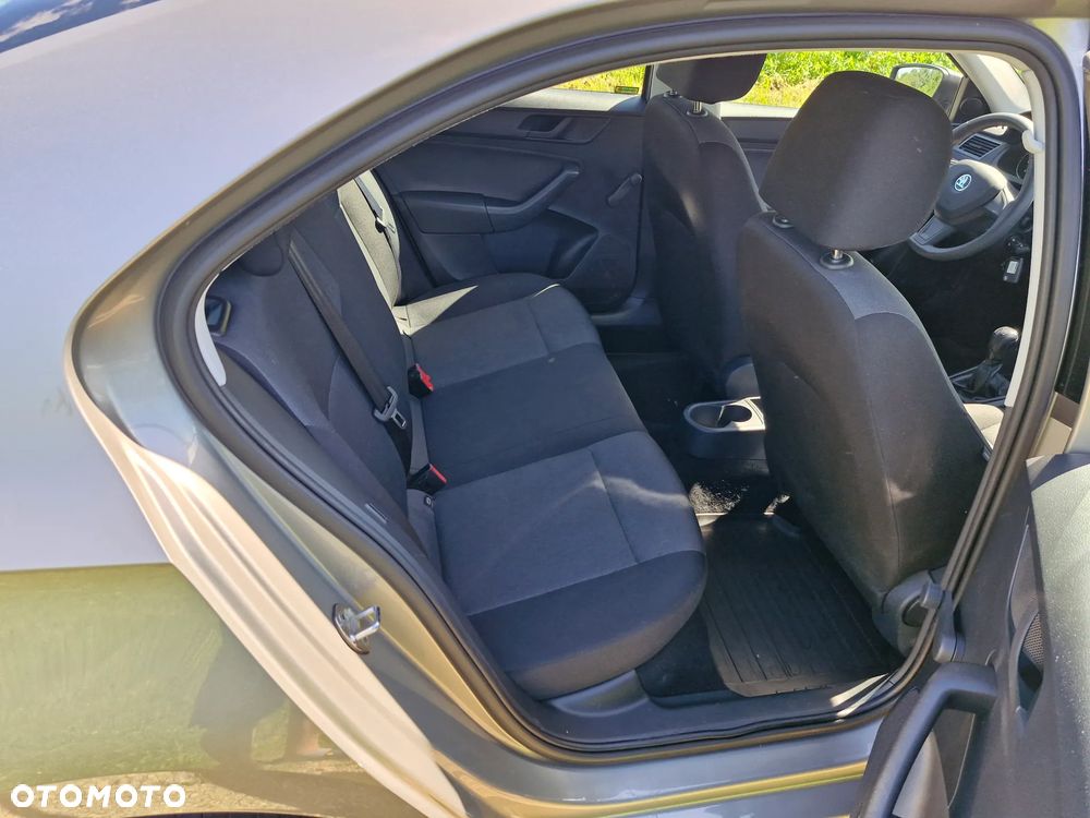 Skoda RAPID 1.2 TSI Active - 13