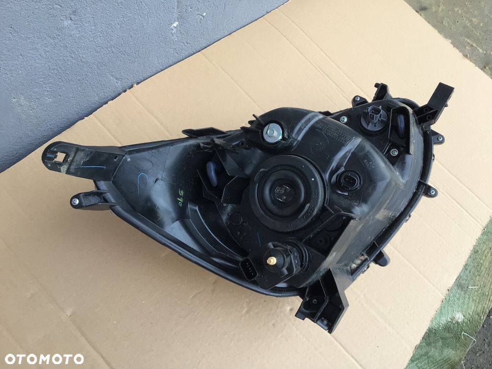 Lampa przednia lewa Mitsubishi Space Star ll 2 - 3