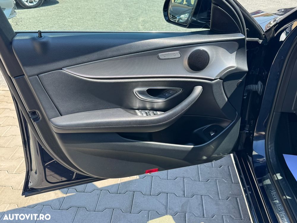 Mercedes-Benz E - 22