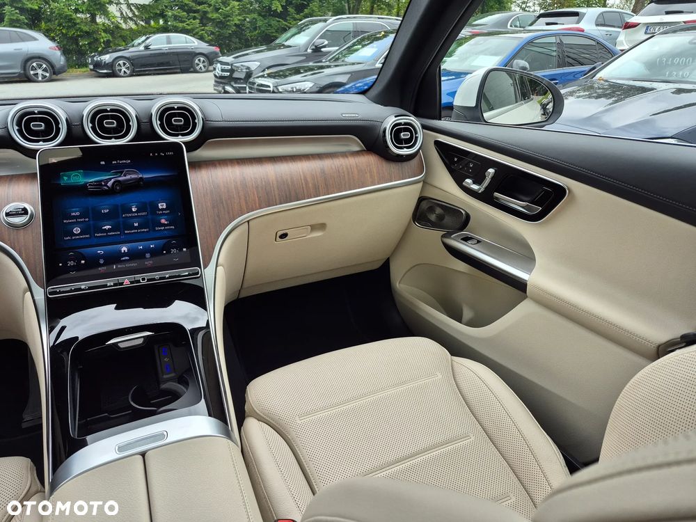 Mercedes-Benz GLC 300 4Matic 9G-TRONIC Edition Avantgarde - 14