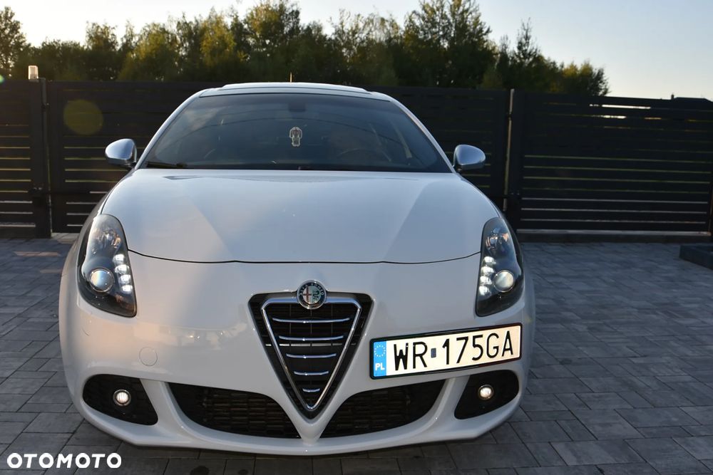 Alfa Romeo Giulietta 2010 photo 2