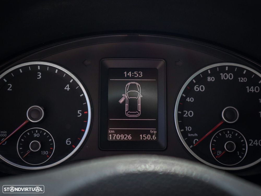 VW Tiguan 2.0 TDi Sport BlueMotion - 22