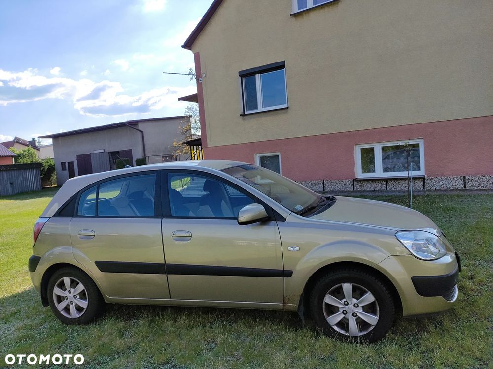Kia Rio 1.4 Comfort - 2