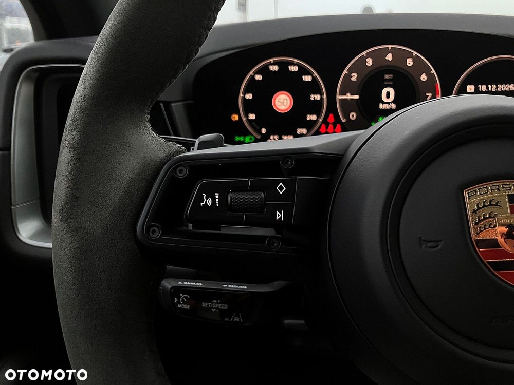 Porsche Cayenne - 27