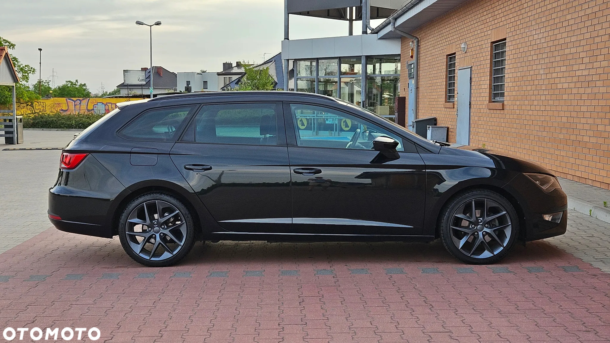 Seat Leon ST 2.0 TDI DPF FR Black Matt Edition - 11