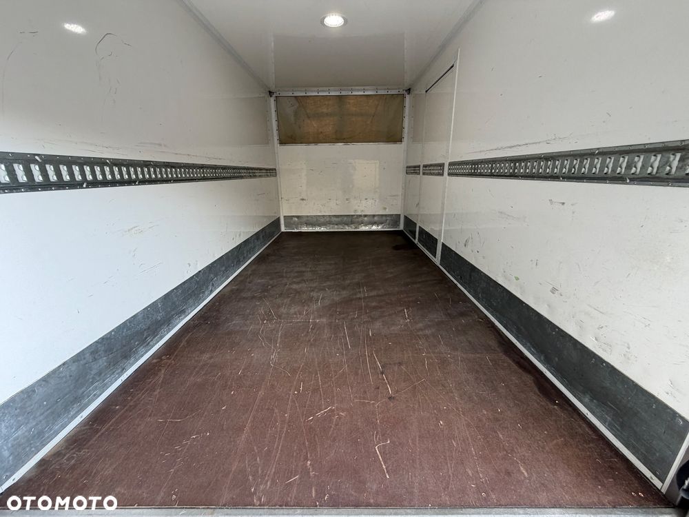 Renault Master III - 16