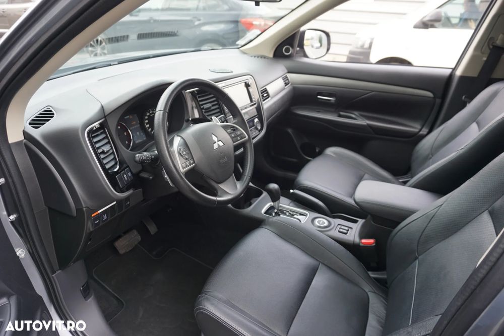 Mitsubishi Outlander 2.2 DI-D 4WD Automatik Instyle - 25