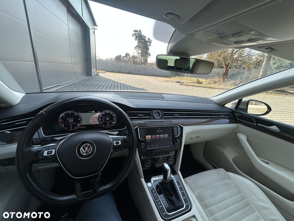 Volkswagen Passat - 17