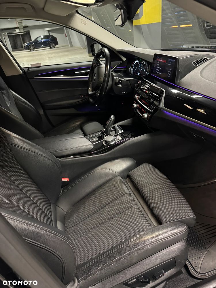 BMW Seria 5 520d Sport Line - 11