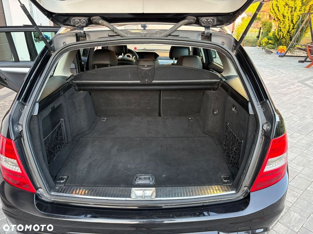Mercedes-Benz Klasa C 220 CDI DPF (BlueEFFICIENCY) 7G-TRONIC Avantgarde - 6