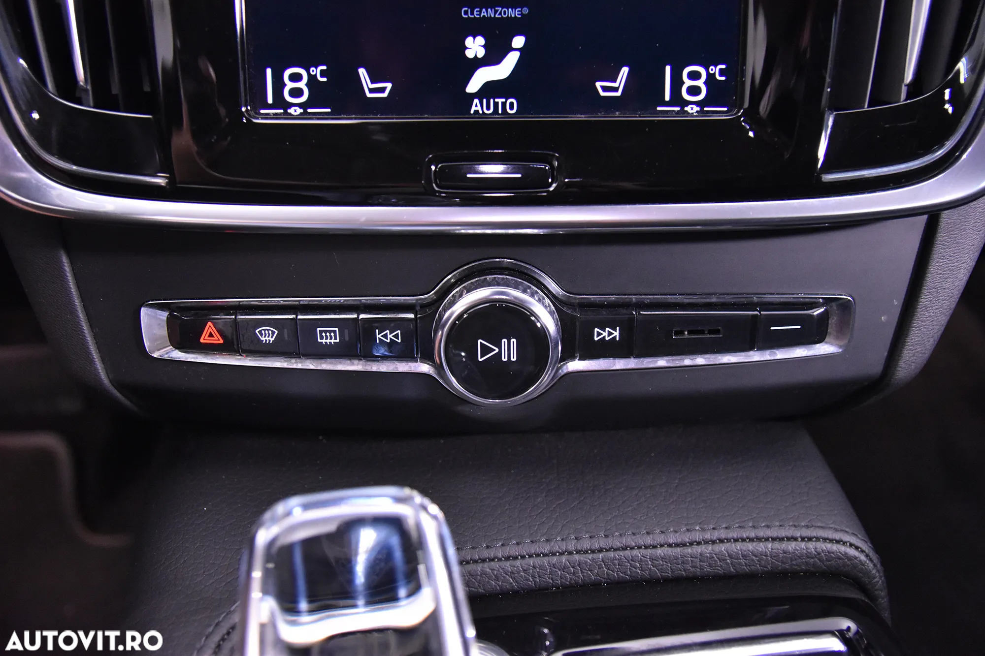 Volvo S90 T8 Twin Engine AWD Geartronic Inscription - 17