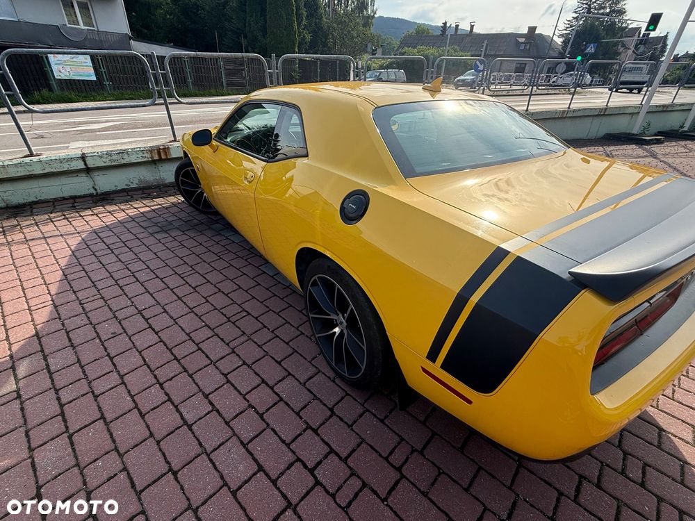 Dodge Challenger - 4