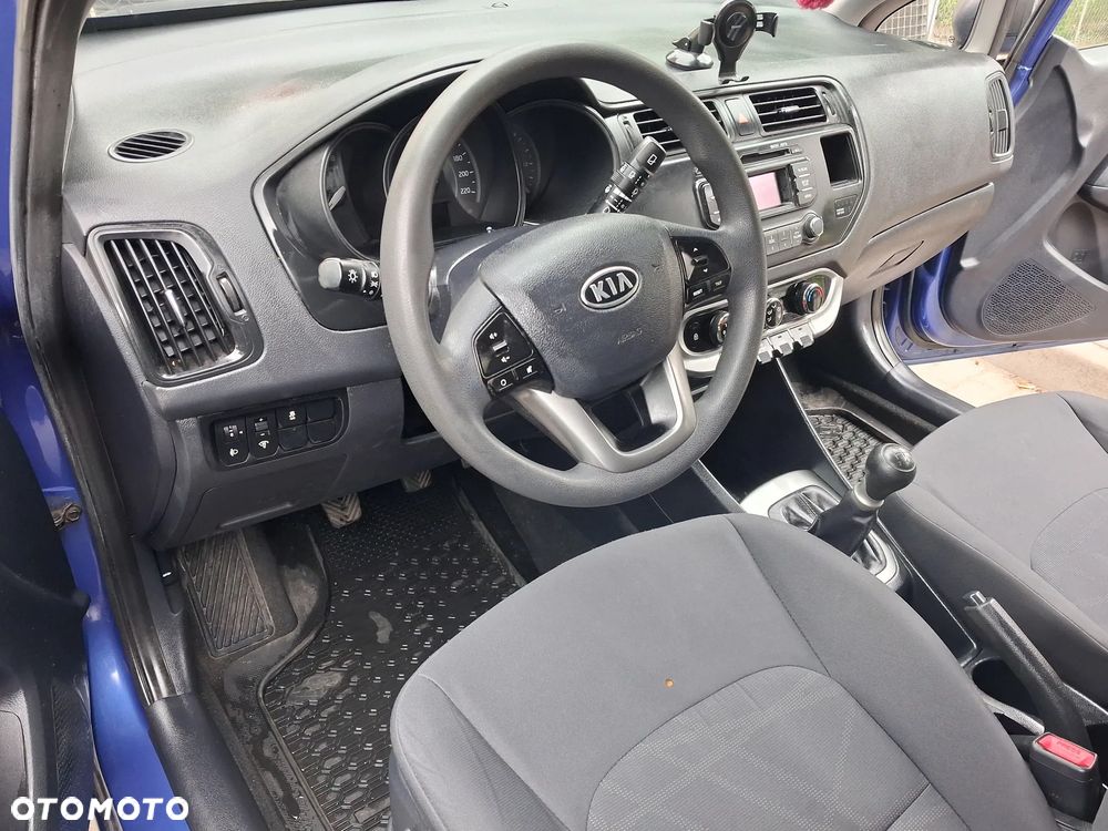 Kia Rio 1.2 M - 10