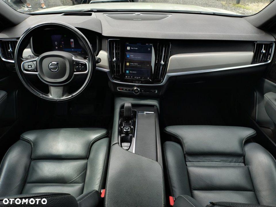 Volvo V90 Cross Country - 18