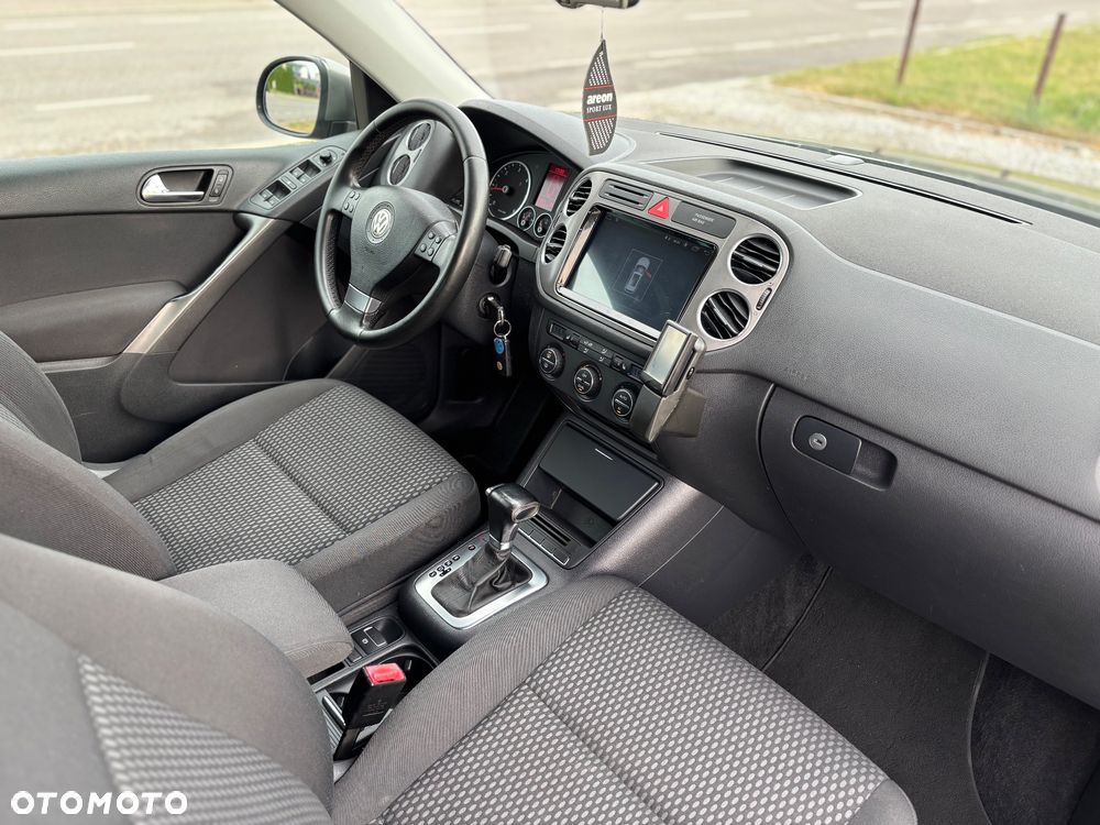 Volkswagen Tiguan - 10