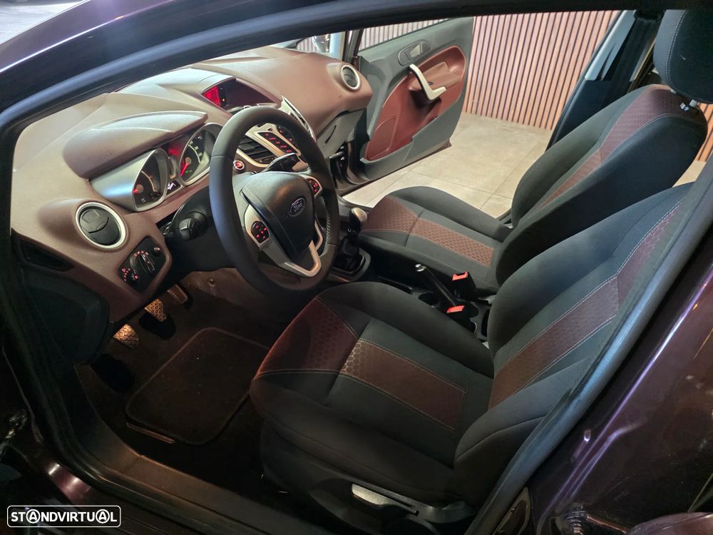 Ford Fiesta 1.6 TDCI Titanium - 23