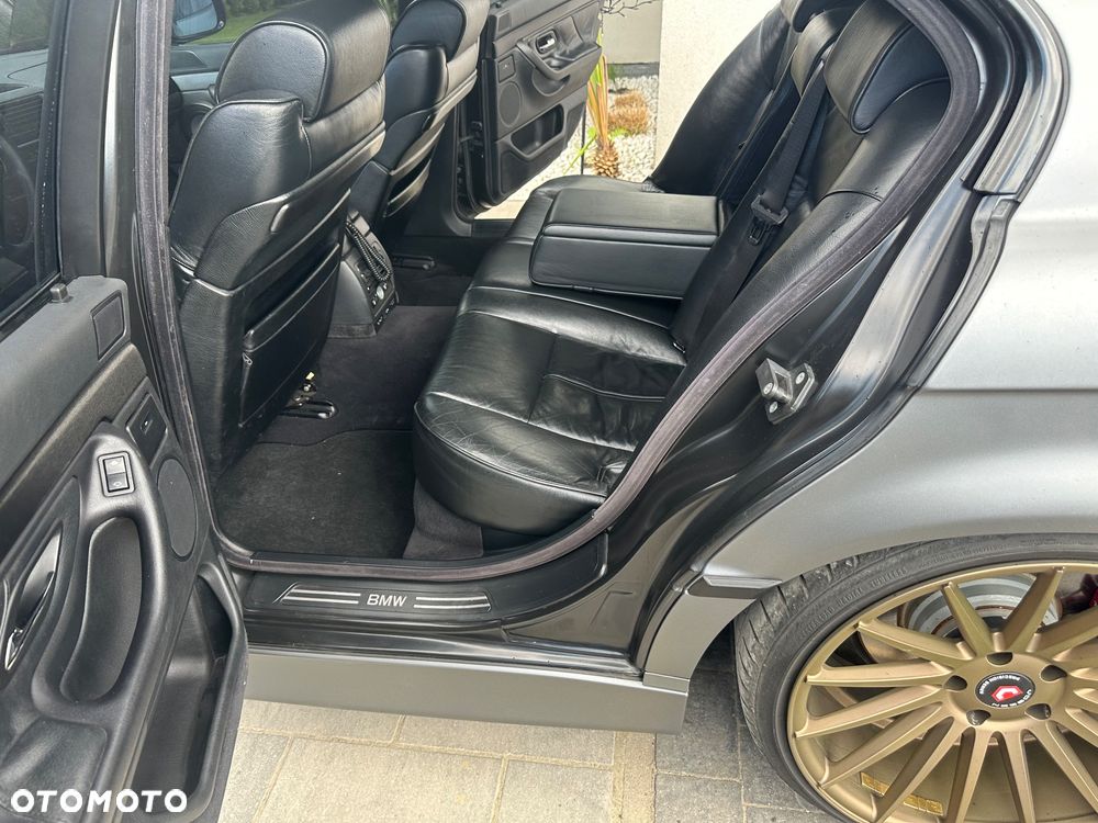 BMW Seria 7 - 33