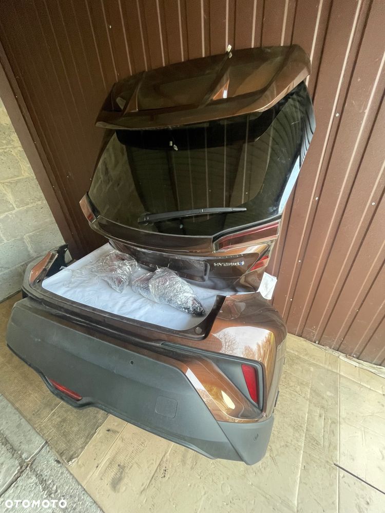Toyota CHR    Przed  Lift  Tylna.klapa kod  4 U3 - 1