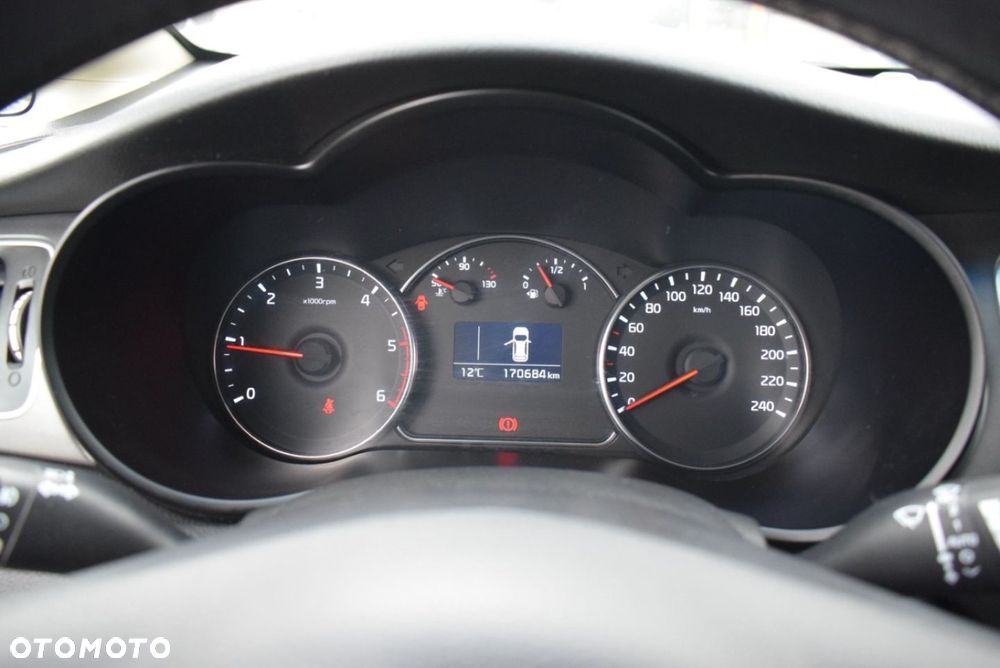 Kia Carens - 28