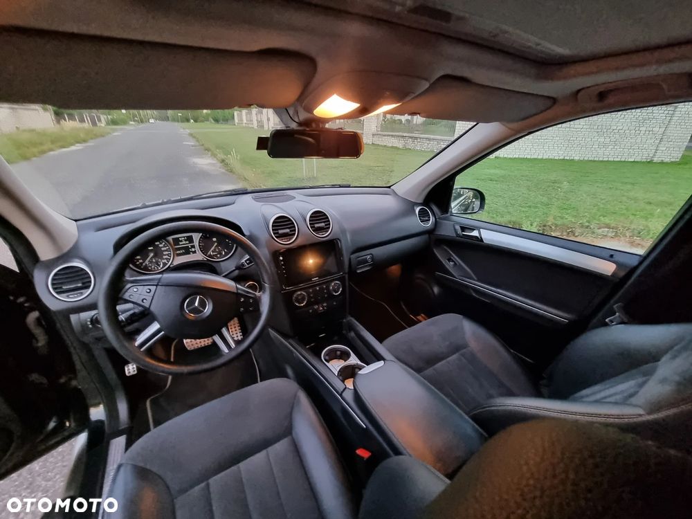 Mercedes-Benz ML - 8