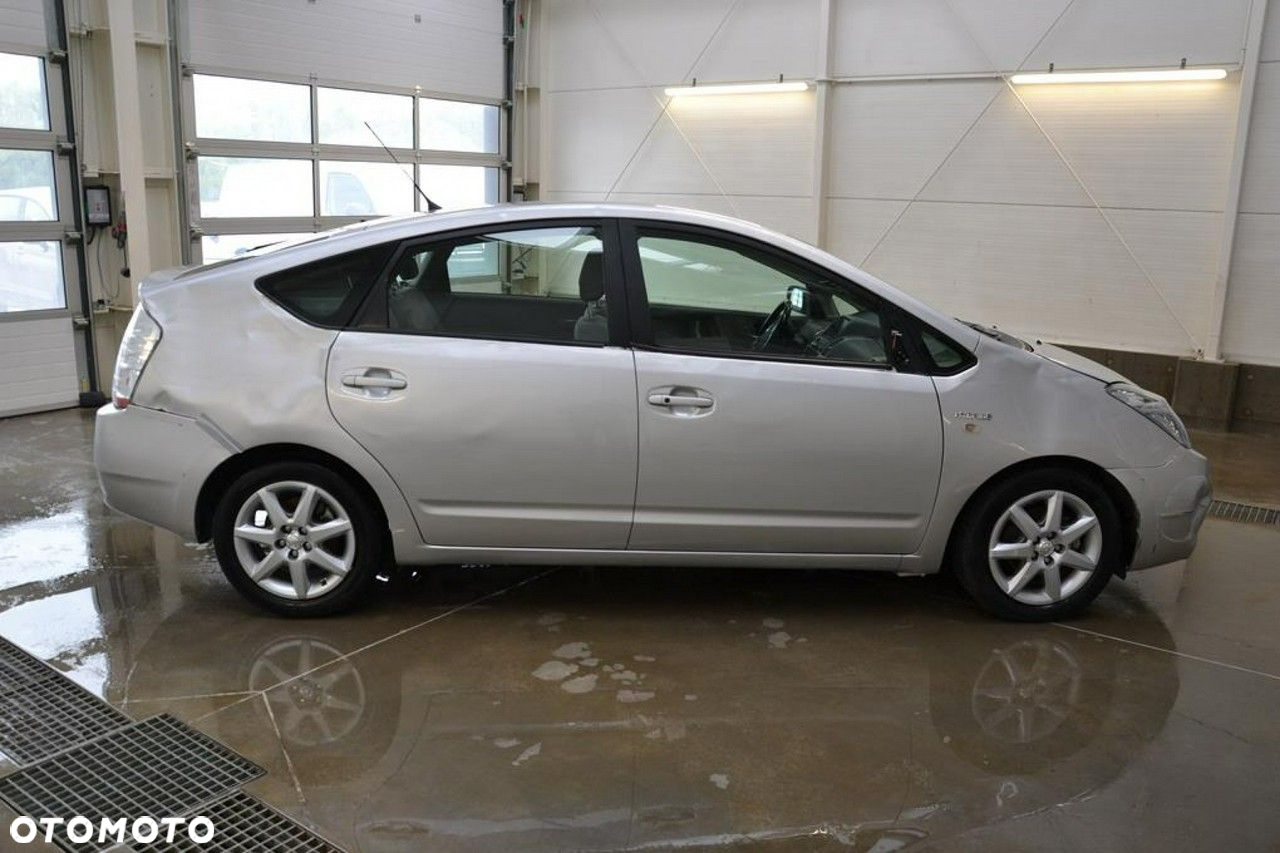 Toyota Prius - 5