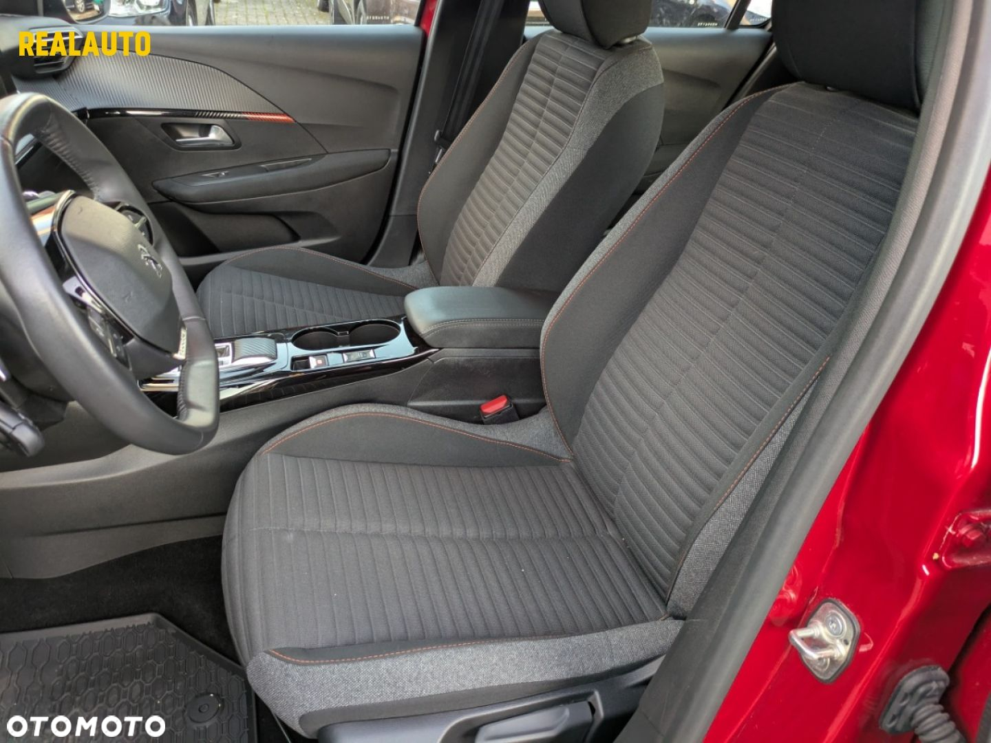 Peugeot 208 - 9