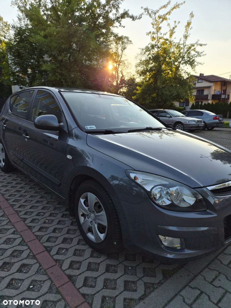 Hyundai i30 1.6 Comfort EU5 - 2
