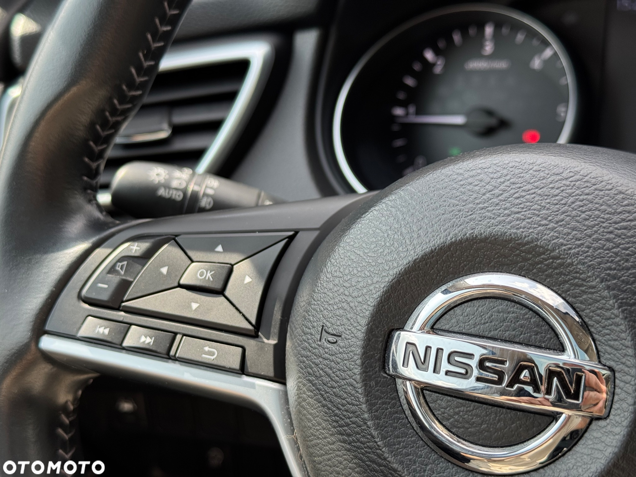 Nissan Qashqai 1.5 dCi N-Connecta - 23