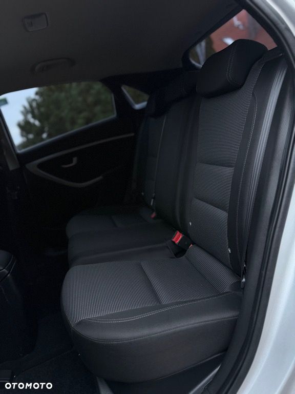 Hyundai i30 1.4 Comfort EU5 - 26