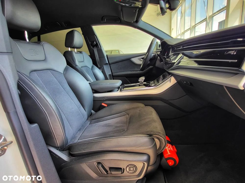 Audi Q8 - 9