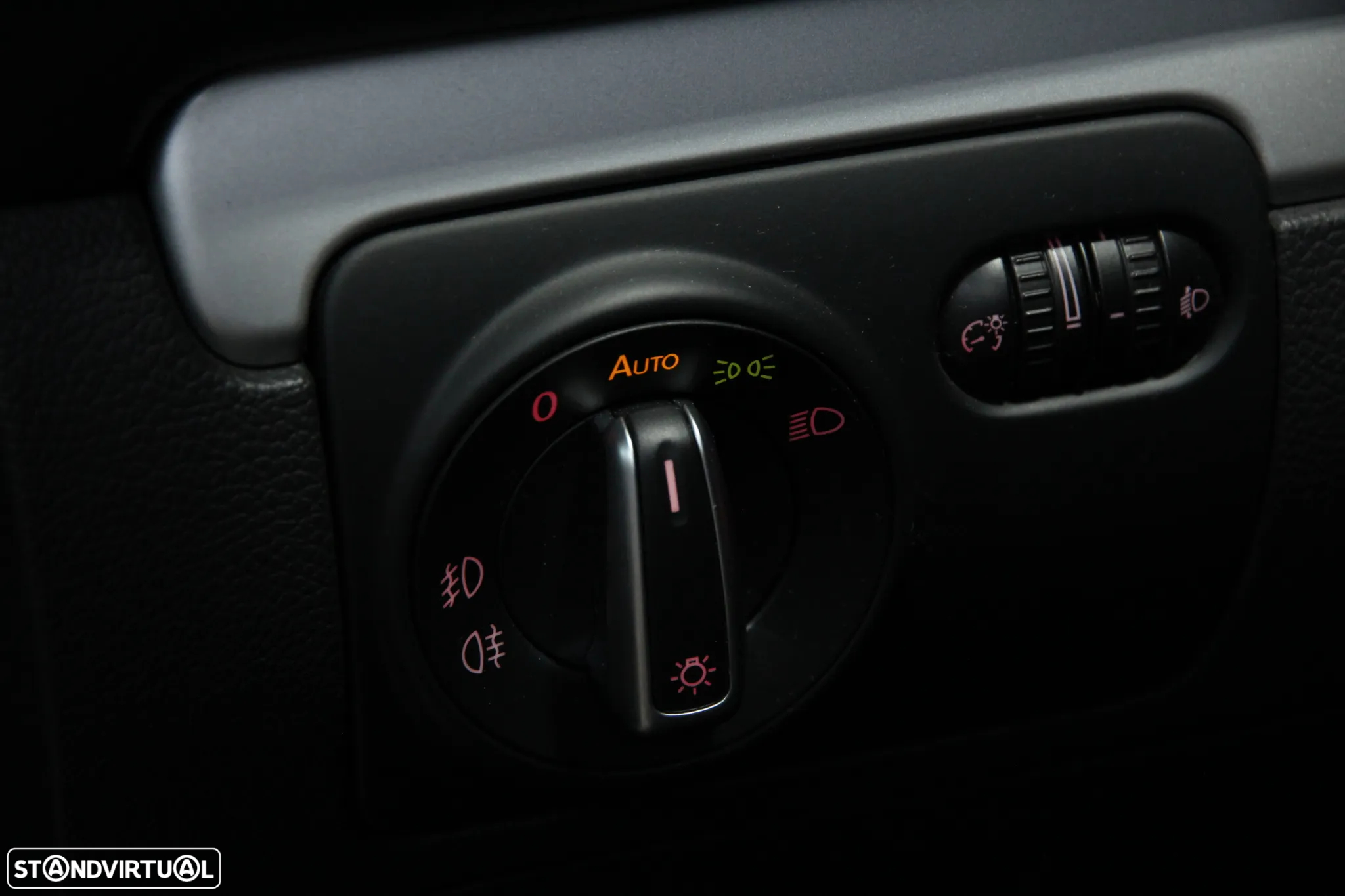 VW Golf Variant 1.6 TDi Highline DSG - 12