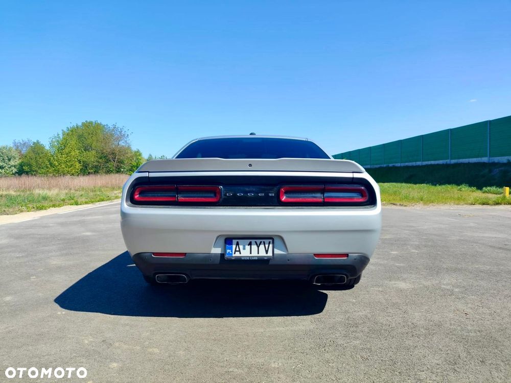 Dodge Challenger 5.7 R/T - 10