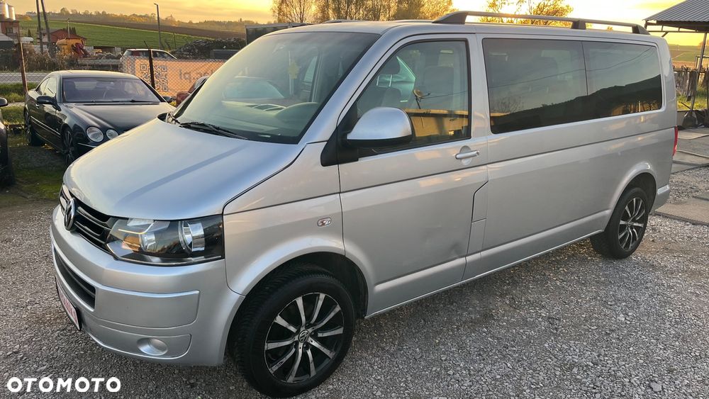 Volkswagen Caravelle - 4