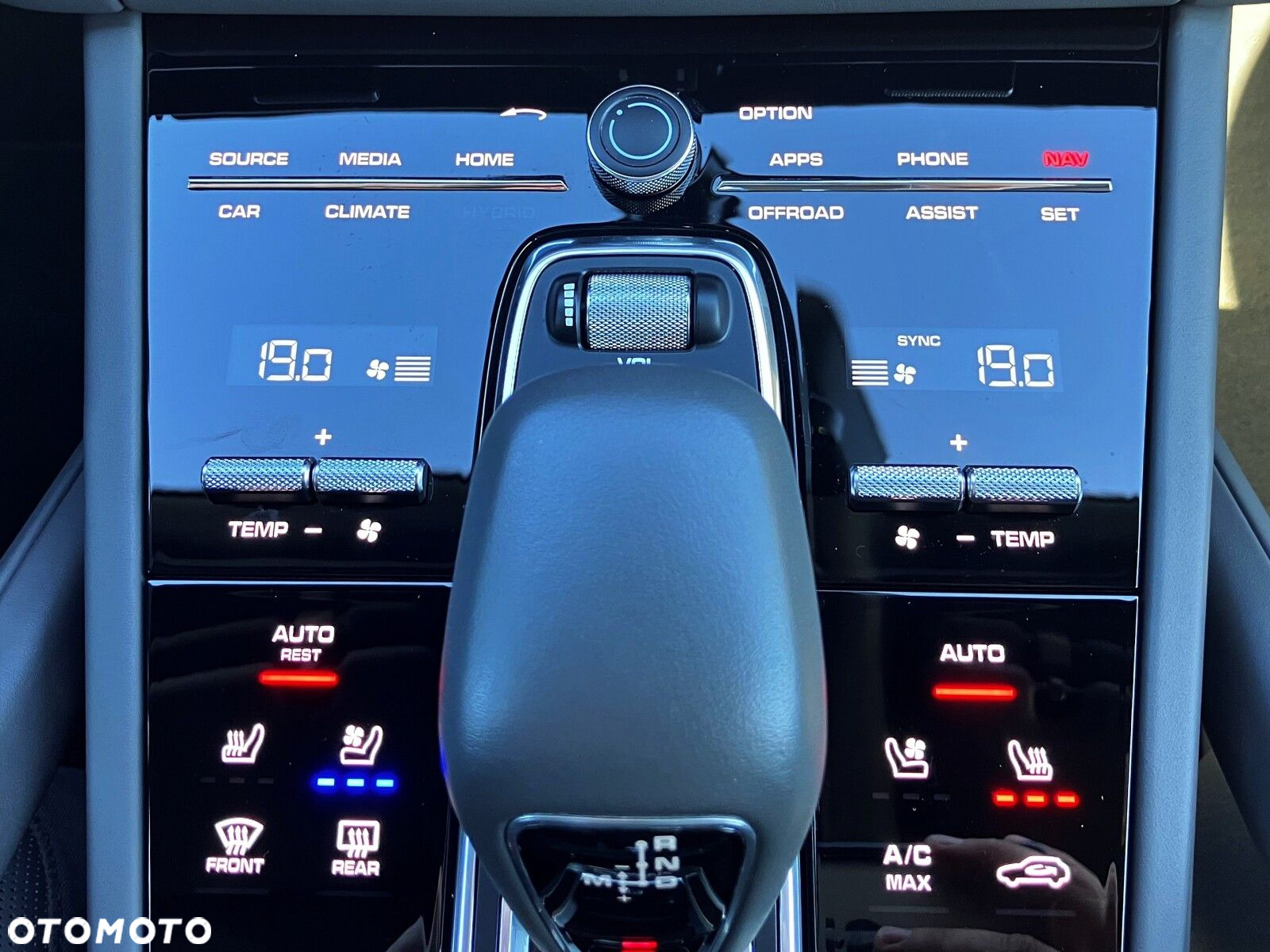 Porsche Cayenne - 30